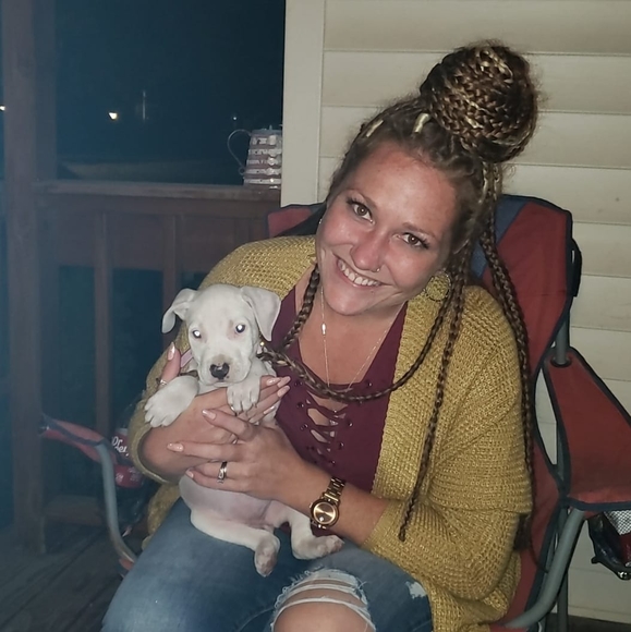 Profile Picture of Whitney Opperman (@whitneylynn2121) on Poshmark