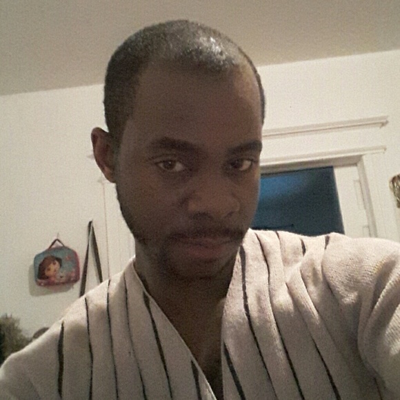 Profile Picture of Frank Holder (@bigdogg33) on Poshmark