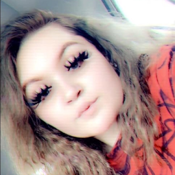 Profile Picture of Marleigh Oswalt (@marleighoswalt) on Poshmark