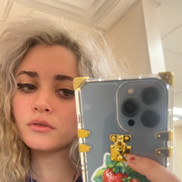 Miya Jimenez - Poshmark Profile Picture of Miya Jimenez (@miyajimenez) on Poshmark