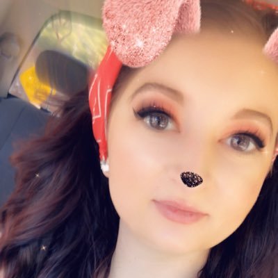 Profile Picture of Ashley Schneider (@ash_lynn08) on Twitter