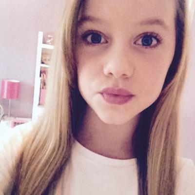 Profile Picture of Ella Foley (@_ellssx_) on Twitter