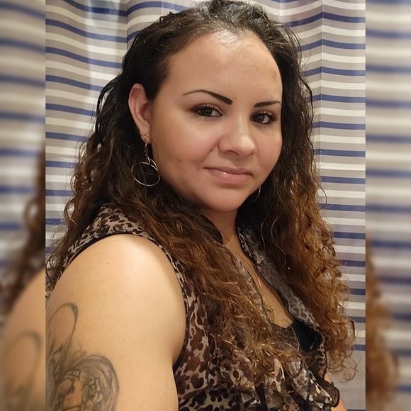 Profile Picture of Amanda Bracamontez (@asbubbles8289) on Poshmark