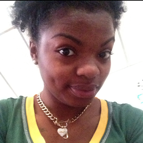 Profile Picture of Jasmine Neal (@jasminesneal) on Poshmark