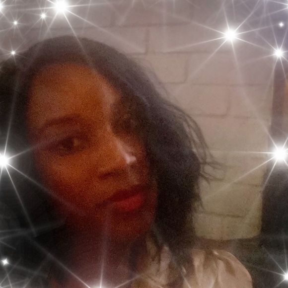 Profile Picture of Courtney Glasker (@cglasker) on Poshmark