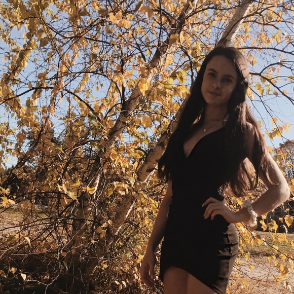 Profile Picture of Zoe Schmaling (@zschmaling) on Poshmark