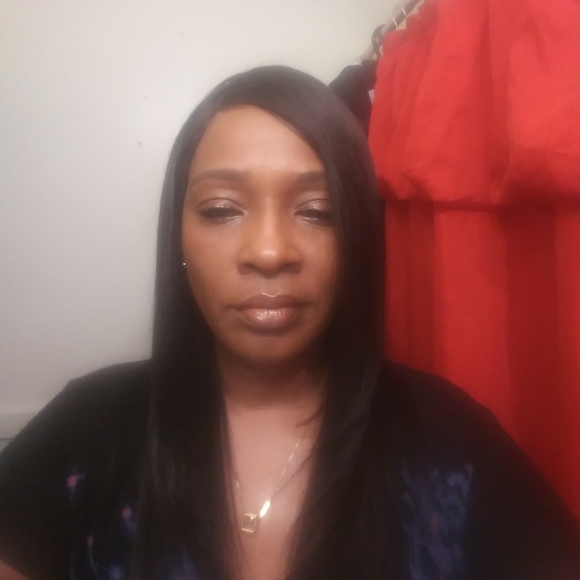 Profile Picture of Monique Jolly (@moe4510) on Poshmark