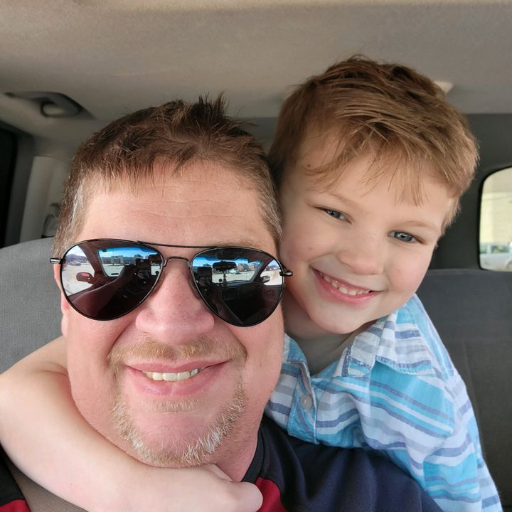 Profile Picture of alan perry (@lennonspapa) on Tiktok