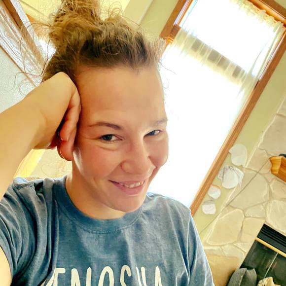 Profile Picture of Jessica Worcester (@jessicaworceste) on Poshmark
