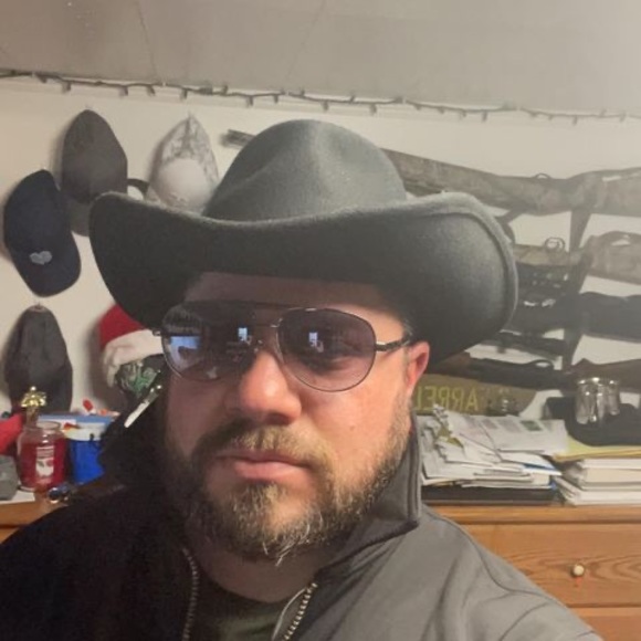 Profile Picture of Chad Farrell (@chadfarrell) on Poshmark
