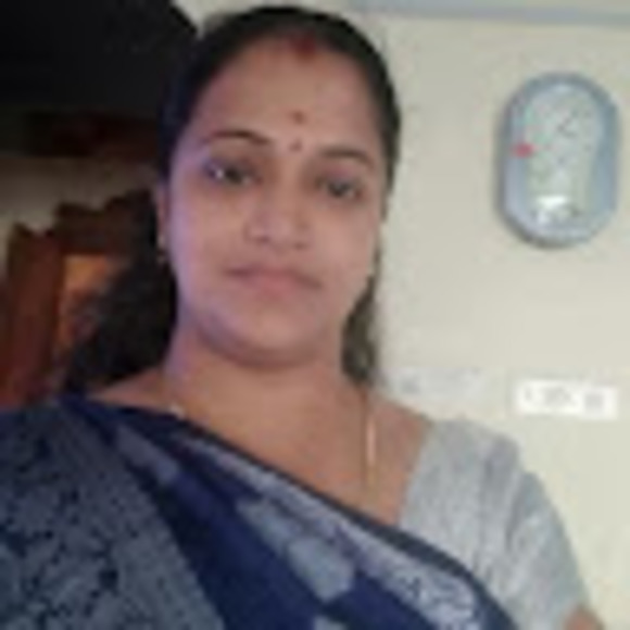 Profile Picture of Aneetaa Anee (@aneetabe) on Poshmark