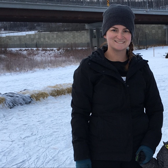 Profile Picture of Robyn Breitkreitz (@rbreitkreitz) on Poshmark