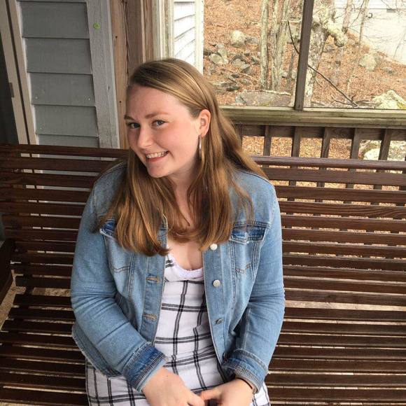 Profile Picture of Hannah Slevin (@hslev) on Poshmark