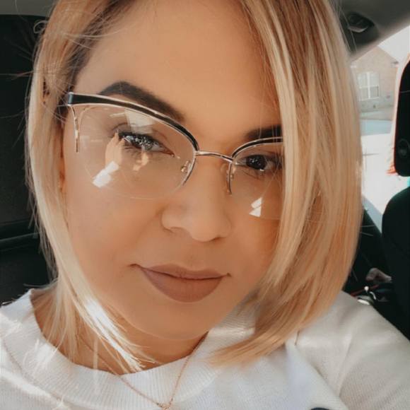 Profile Picture of Arisha Macfie (@arishamacfie) on Poshmark