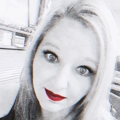 Profile Picture of Doris Bloodworth (@DorisBloodwort2) on Twitter