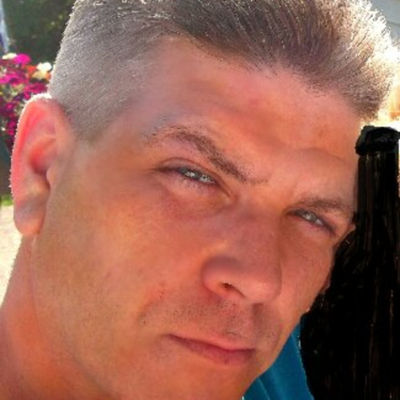 Kenneth Stedman - Poshmark Profile Picture of Kenneth Stedman (@kswift70) on Poshmark