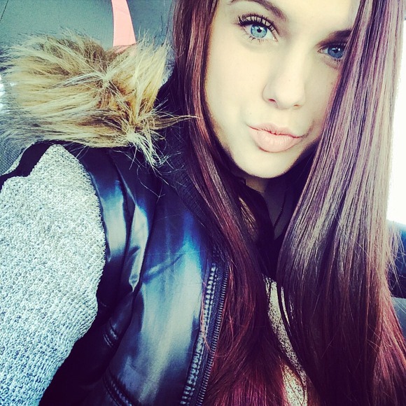 Profile Picture of Stephanie Mcanally (@stephanieeemac) on Poshmark