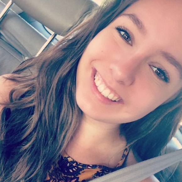Profile Picture of Michaela Stabbert (@michaela_joy) on Poshmark