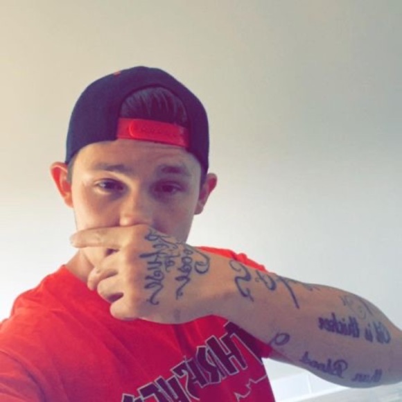 Profile Picture of Zack Gibson (@zachgibson141) on Poshmark