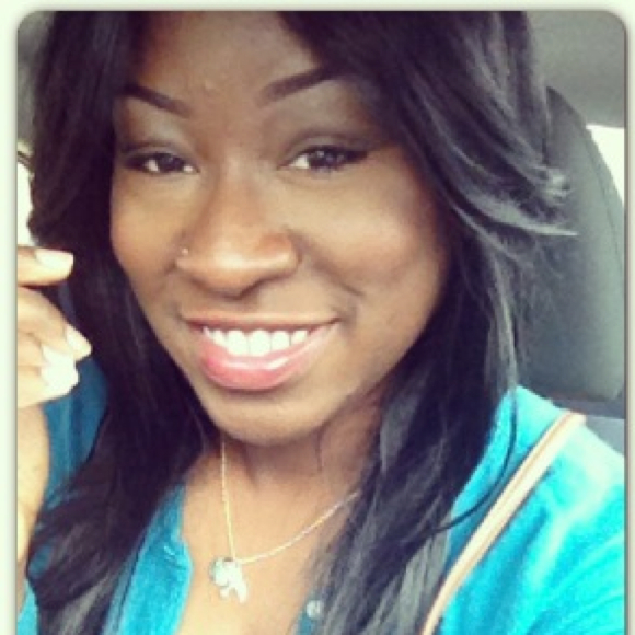 Profile Picture of Pat Miles (@fox87) on Poshmark