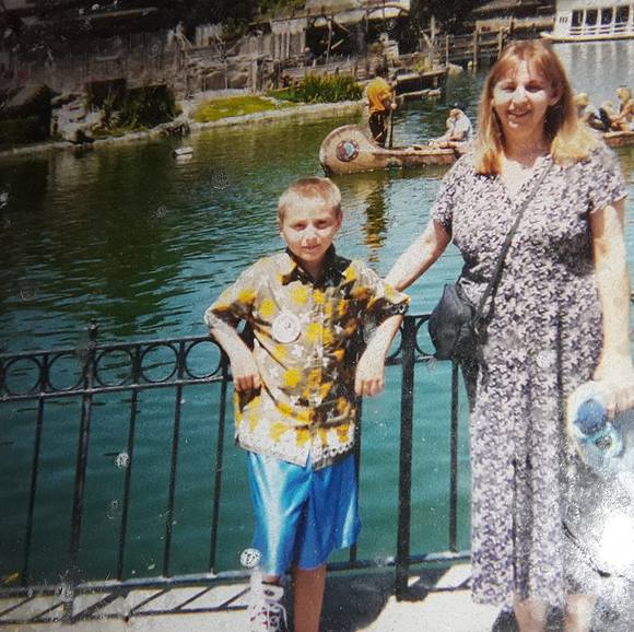 Profile Picture of Chris Huerta (@chrishuerta) on Poshmark