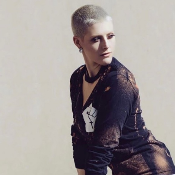 Profile Picture of Danielle Gerkens (@daniellegerkens) on Poshmark