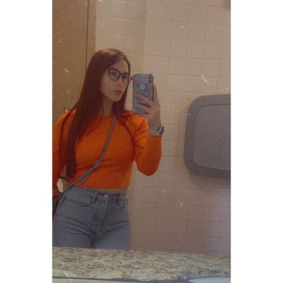 Profile Picture of Beytha Rivera (@beytharivera) on Poshmark