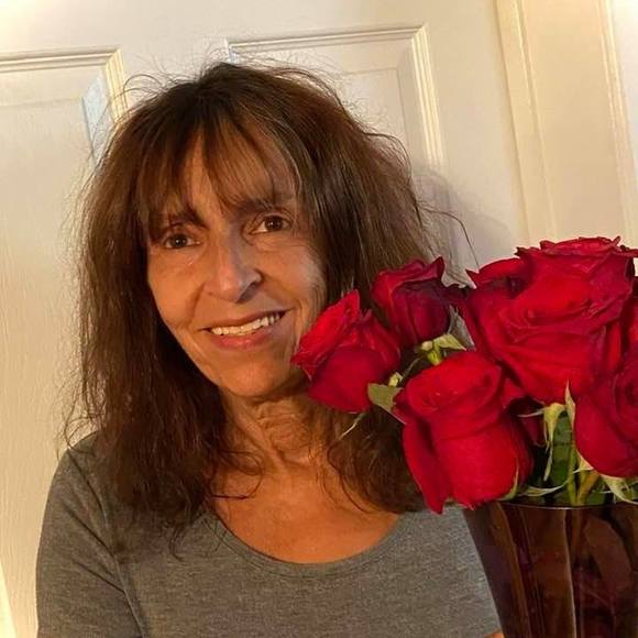 Profile Picture of Veronica Viddler (@blackie1998) on Poshmark