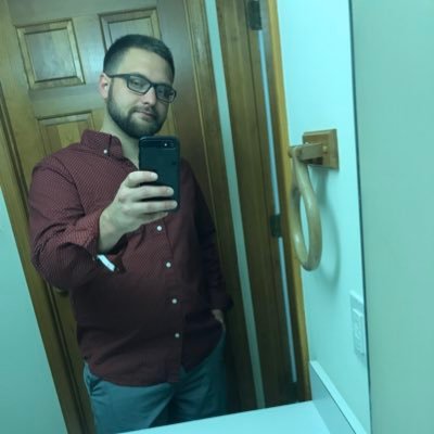 Profile Picture of Dillon Avery (@thrillatight) on Twitter