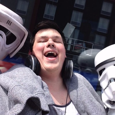 Profile Picture of Darren Couch (@comfy_couch_DC) on Twitter