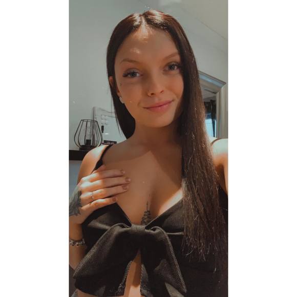Profile Picture of Rebecca Gauthier (@rebiichou) on Poshmark