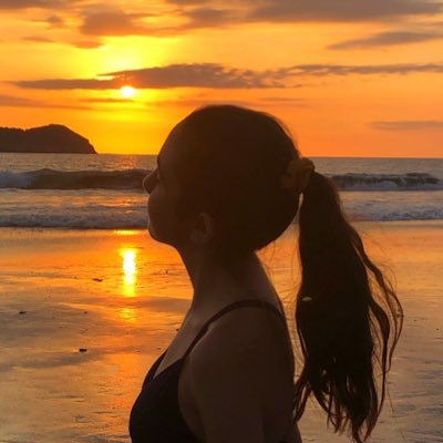 Profile Picture of Julie (@julieniblock_) on Twitter
