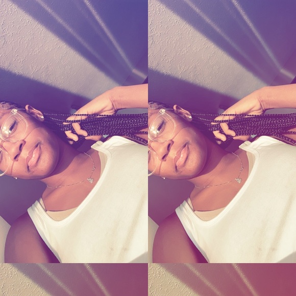 Profile Picture of Niahxmonaee Niahxmonaee (@niahxmonaee1) on Poshmark