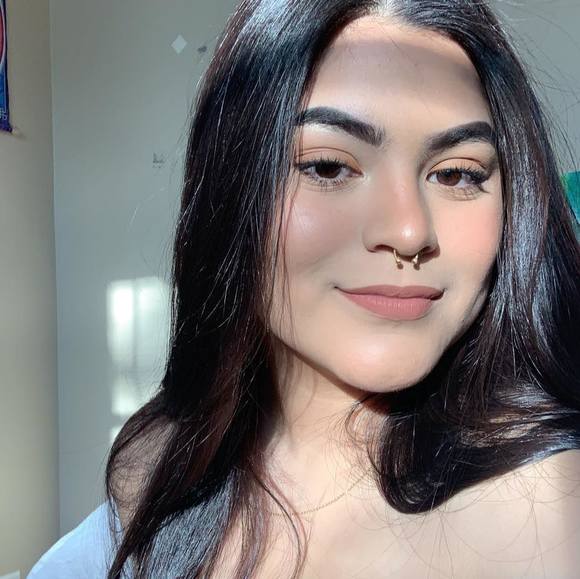 Profile Picture of Joseline Lopez (@joselinelopez) on Poshmark