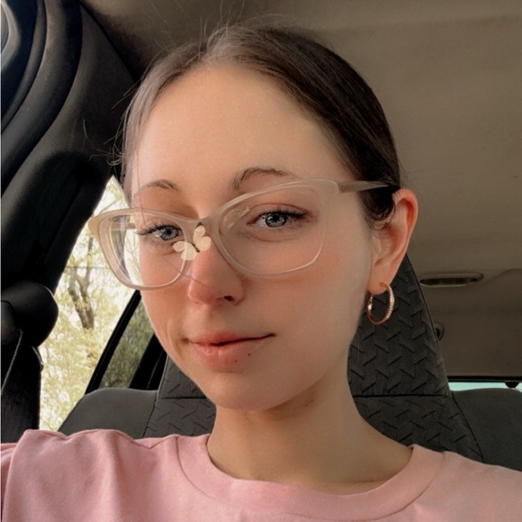 Profile Picture of Samantha♻🎁 Janecki (@s_janecki) on Poshmark
