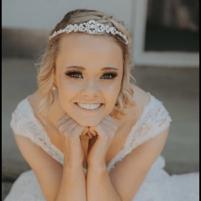 Profile Picture of Autumn Michelle (@AutumnBurtt) on Twitter