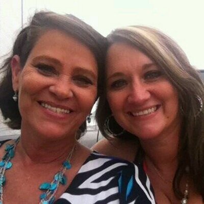 Profile Picture of Angela Holcomb (@angelamholcomb) on Twitter