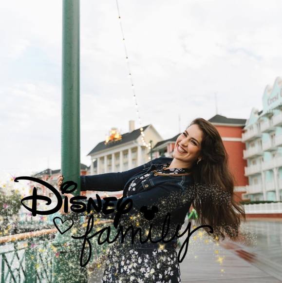 Profile Picture of Rosinamarie Cheverez (@rosinamariec) on Poshmark