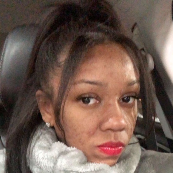 Profile Picture of Jasmine Hutcherson (@moni1217900) on Poshmark