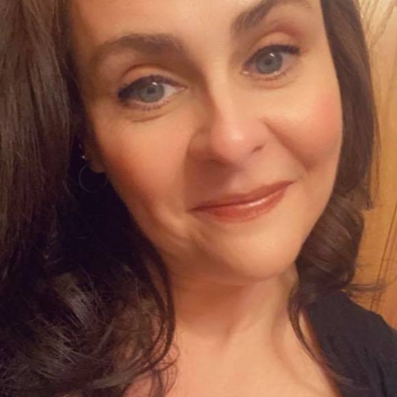 Profile Picture of Melissa Curl-johnston (@scootress8) on Poshmark