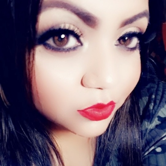 Profile Picture of Carmen Vasquez (@jcarmen619) on Poshmark