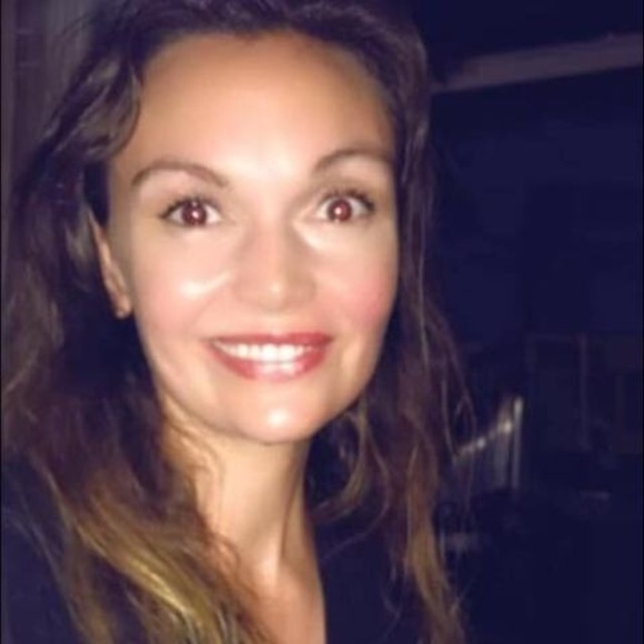 Profile Picture of Gia Nevils (@giakatrina1999) on Poshmark