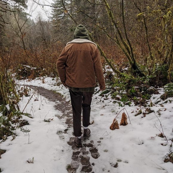 Profile Picture of Jazmin Delamarter (@gallonofsilence) on Poshmark