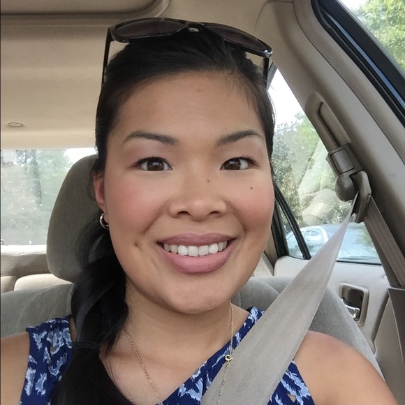 Annie Samonekeo - Poshmark Profile Picture of Annie Samonekeo (@asamone7) on Poshmark