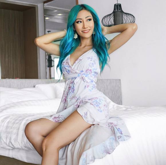 Profile Picture of Christina kyu Eom (@kyurieom) on Poshmark