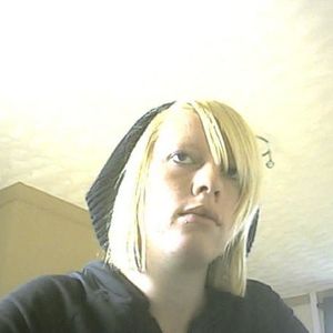 Profile Picture of Rebecca Mallon (@madbl0nde7) on Myspace