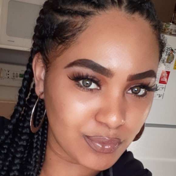 Profile Picture of Shastattie Nebbergall (@shastattie90) on Poshmark