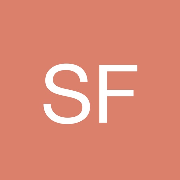 Profile Picture of Sarah Feldermann (@sarahfeldermann) on Poshmark