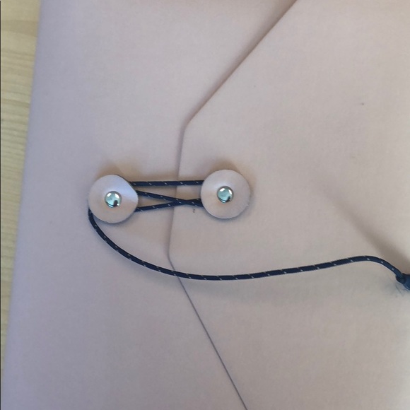 Profile Picture of Nicole Aneloski (@leolady85455) on Poshmark