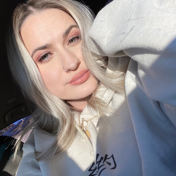 Profile Picture of Sam Clement (@samthemom2) on Poshmark